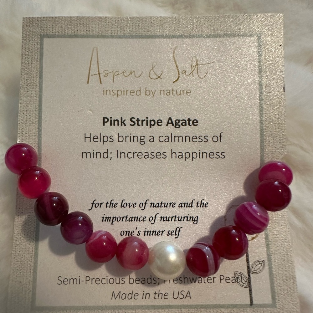 Brand new Pink Stripe Agate
Bracelet,
Freshwater Pearl